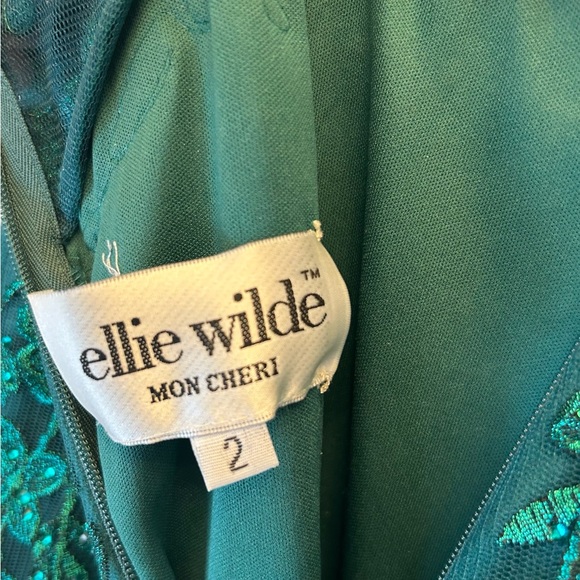 Ellie Wilde Prom dress - Picture 6 of 8